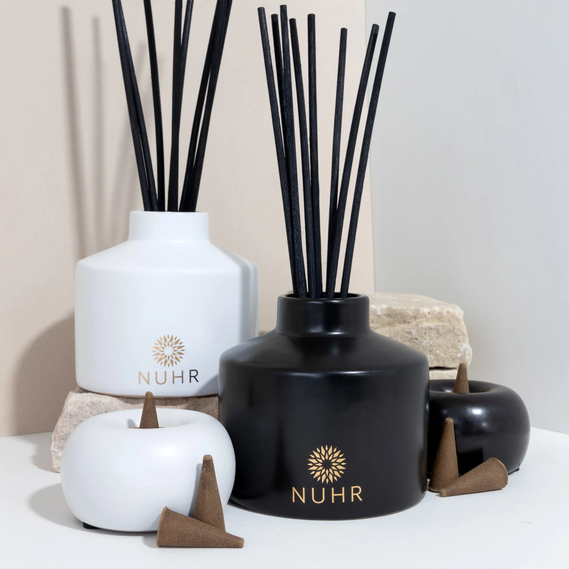 Oud Arabia Reed Diffuser 200ml / 400ml in Black or White Ceramic Holder - Image 5