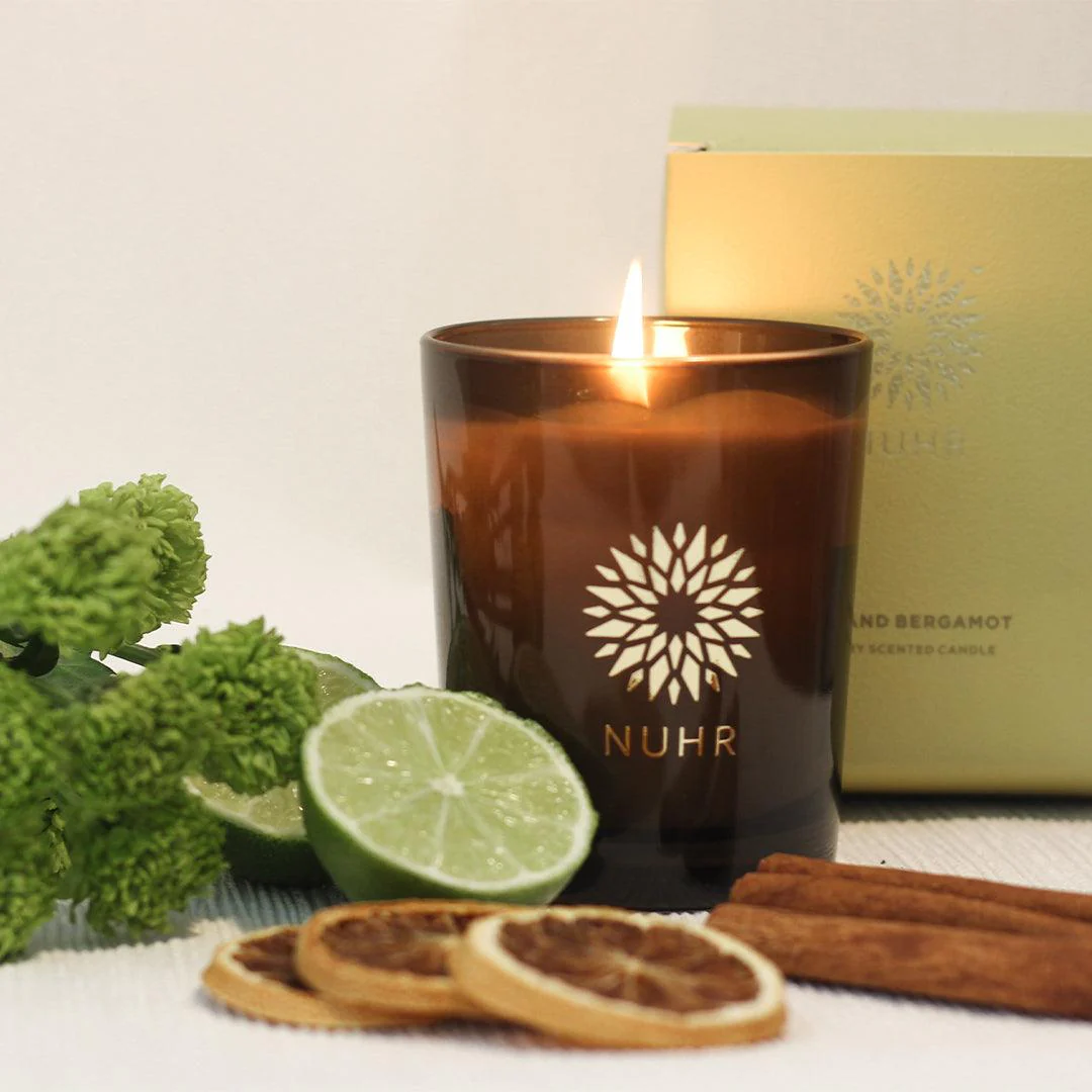 Oud & Bergamot Luxury Scented Candle - Image 3