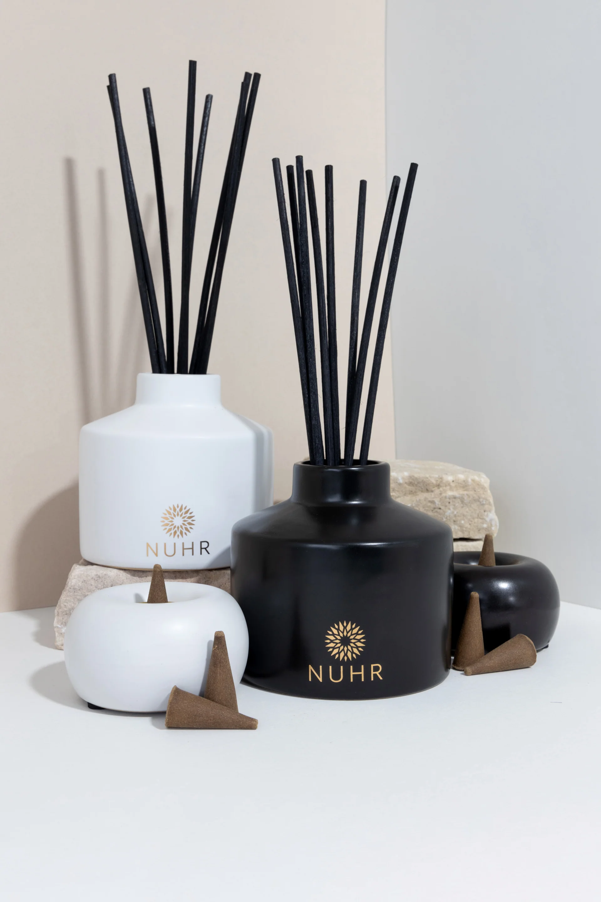 Dubai Reed Diffuser 200ml / 400ml in Black or White Ceramic Holder - Image 7