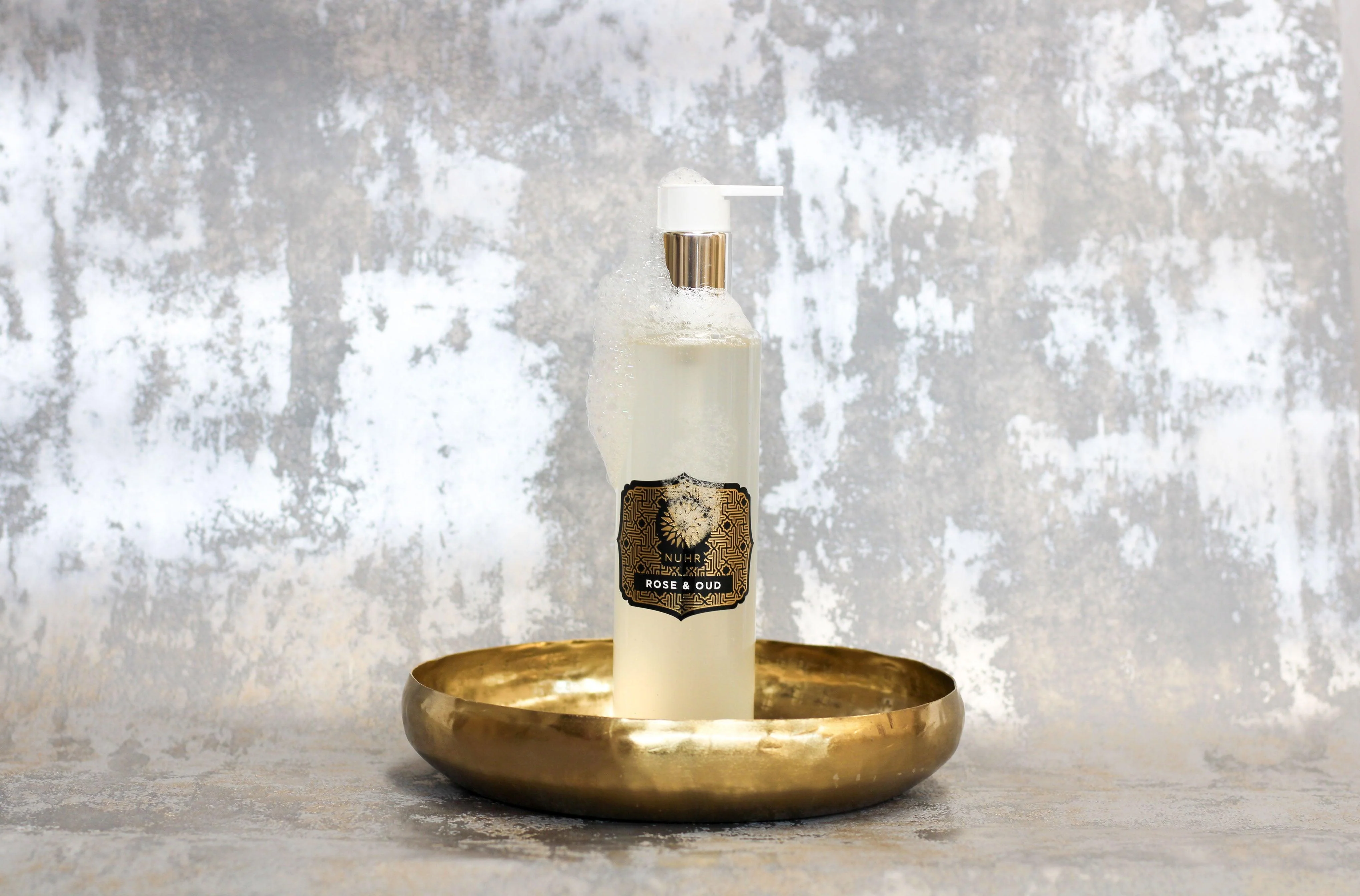 Rose & Oud Shower Gel - Image 3