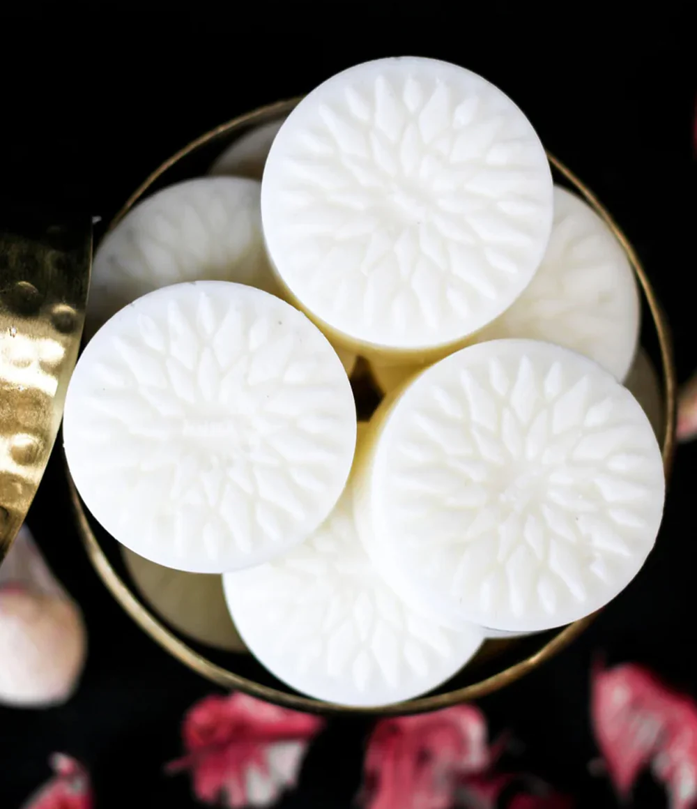 Set of 12 Rose & Oud Luxury Wax Melts - Image 4